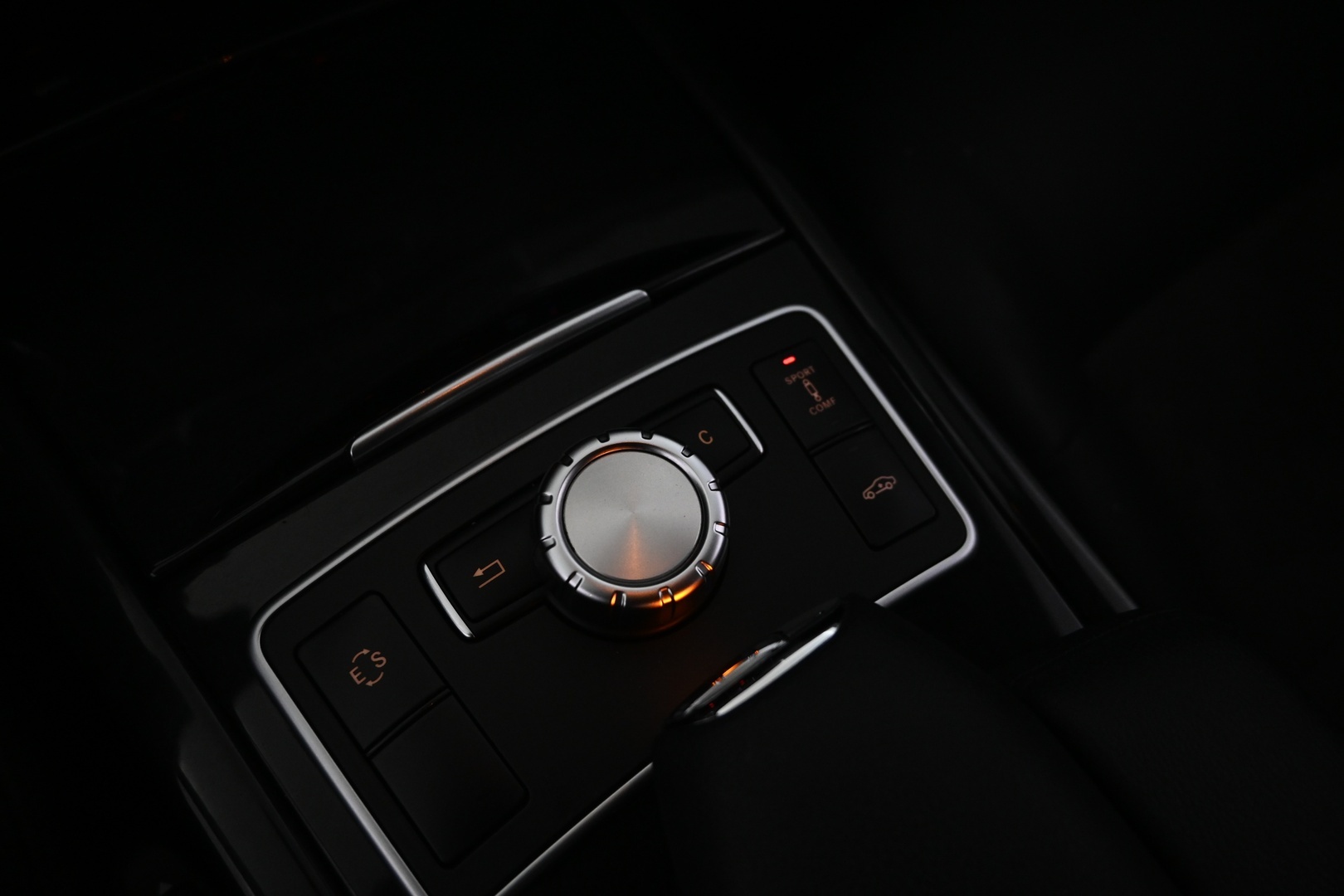 MERCEDES-BENZ E 2013