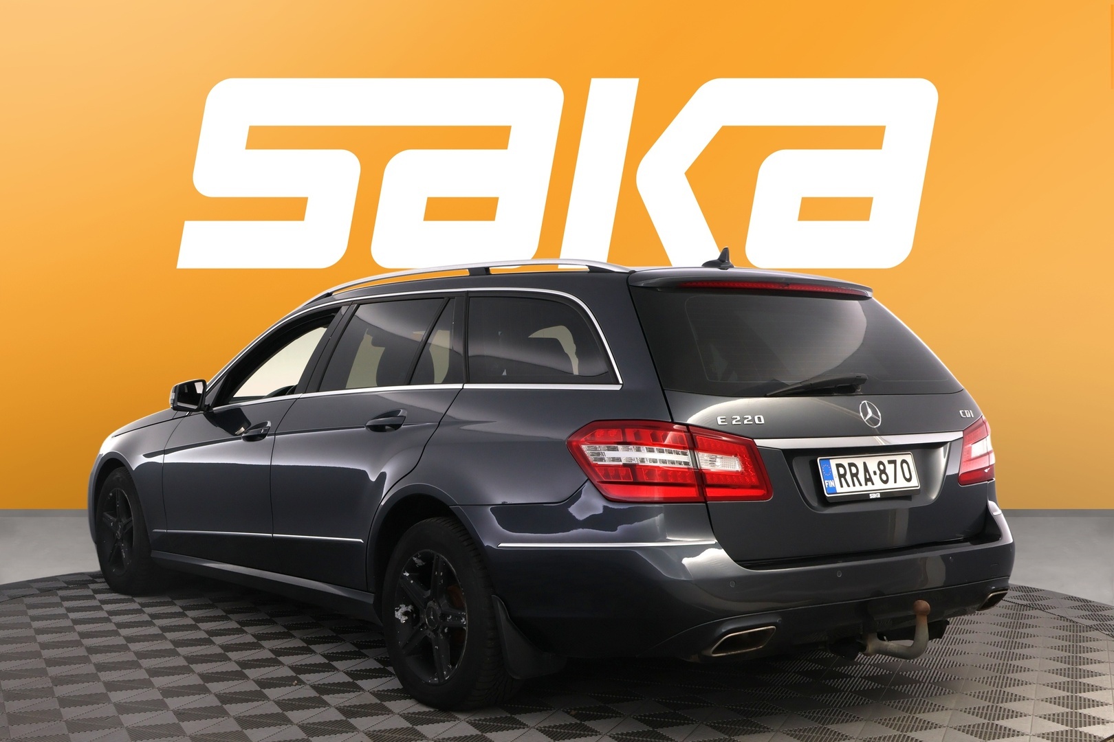 MERCEDES-BENZ E 2013