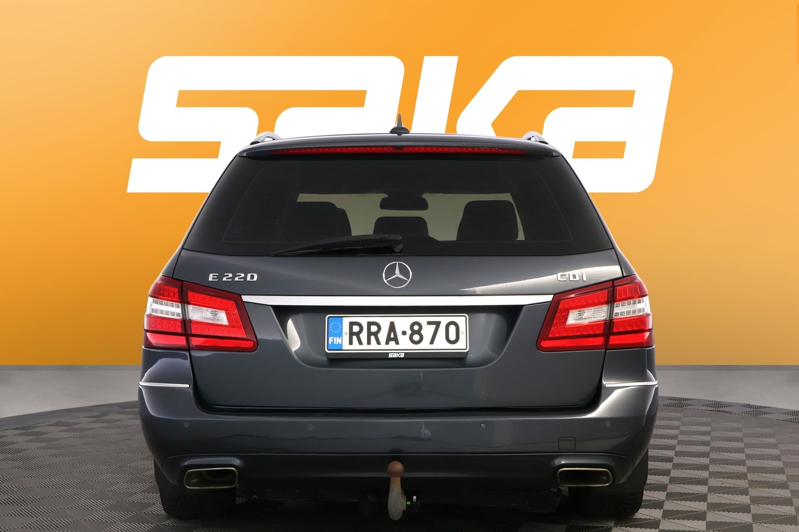 MERCEDES-BENZ E 2013