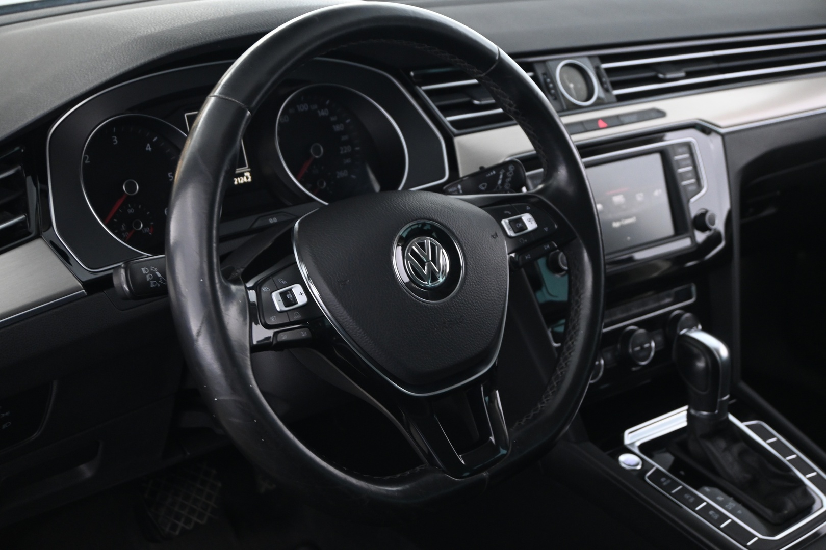 VOLKSWAGEN Passat 2016
