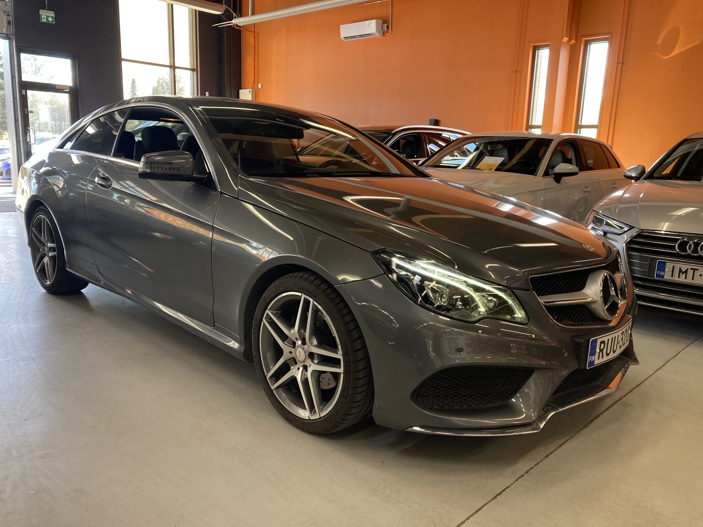 MERCEDES-BENZ E 2016