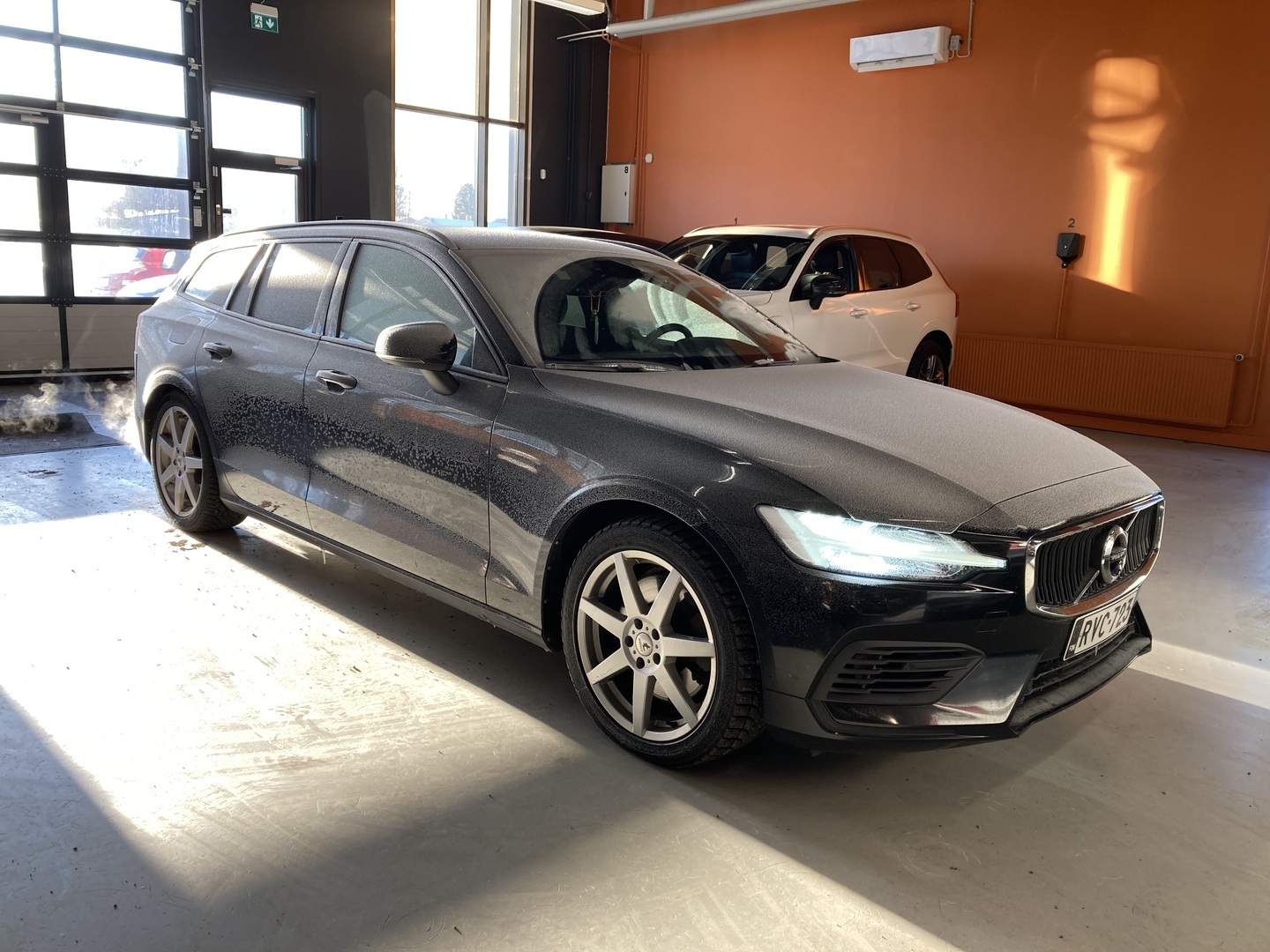 VOLVO V60 2020