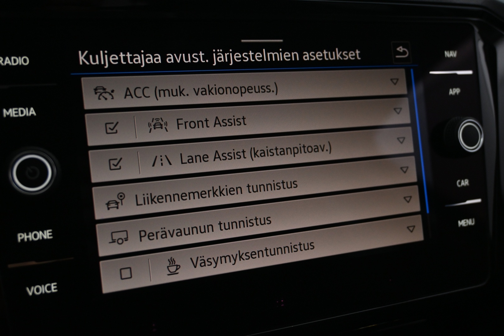 VOLKSWAGEN Passat 2021