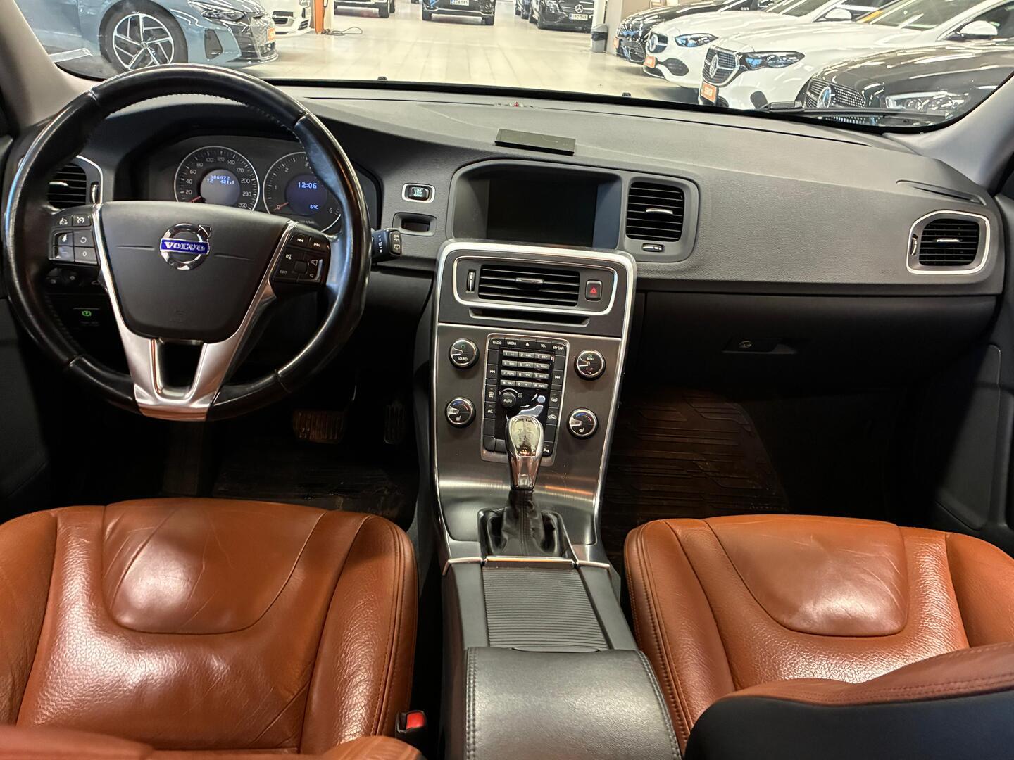 VOLVO V60 2013