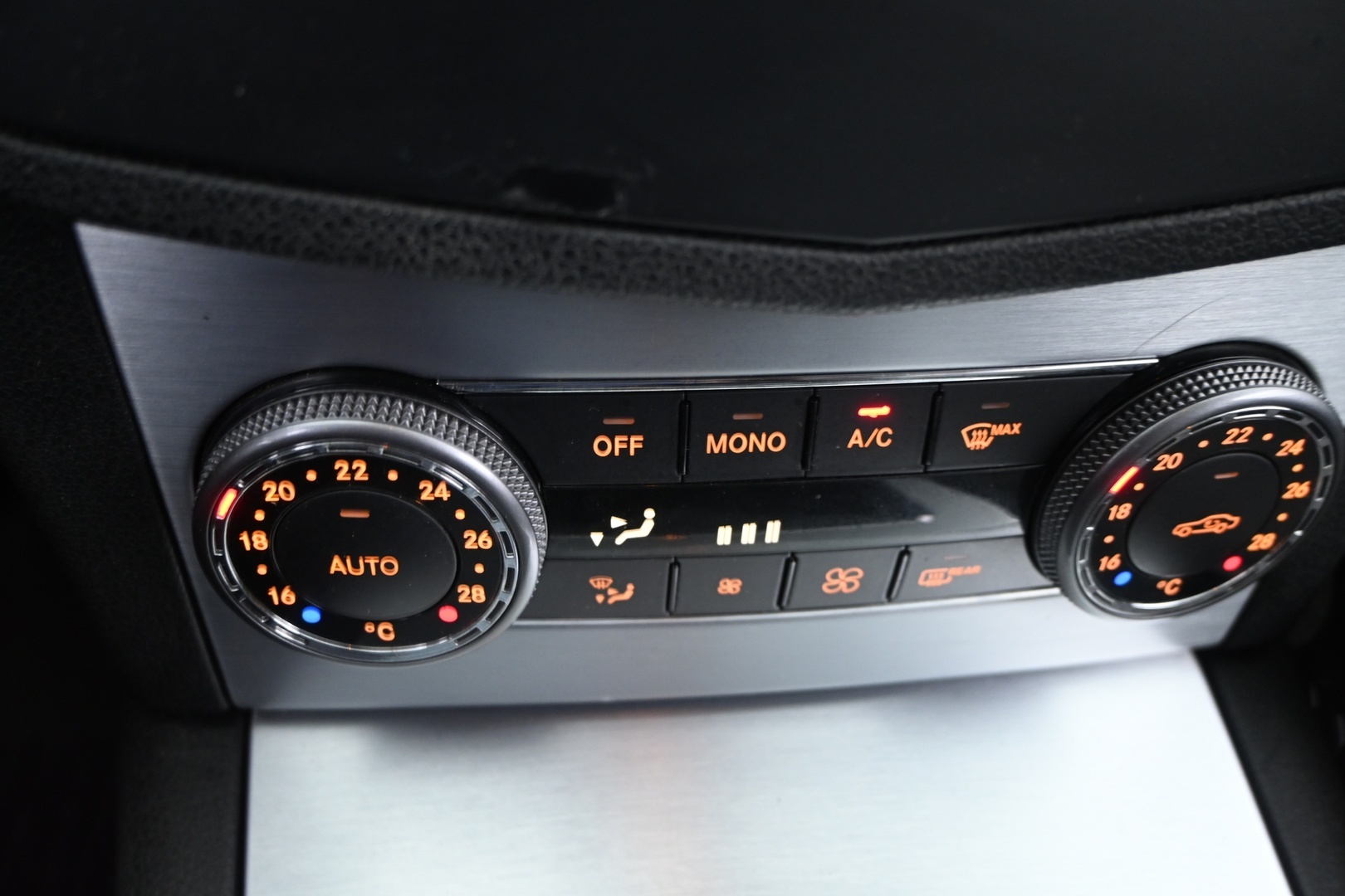 MERCEDES-BENZ C 2008