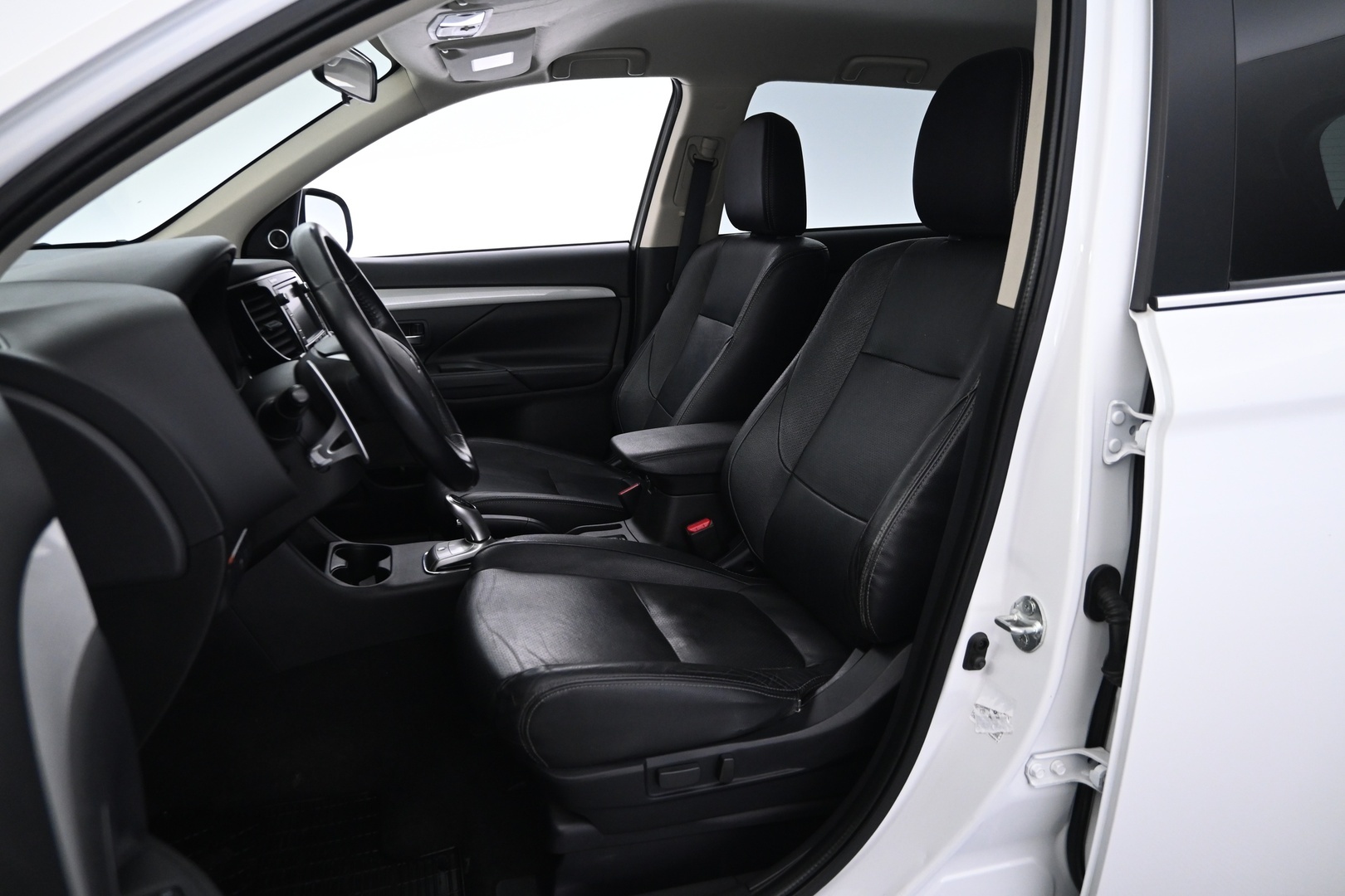 MITSUBISHI Outlander PHEV 2015