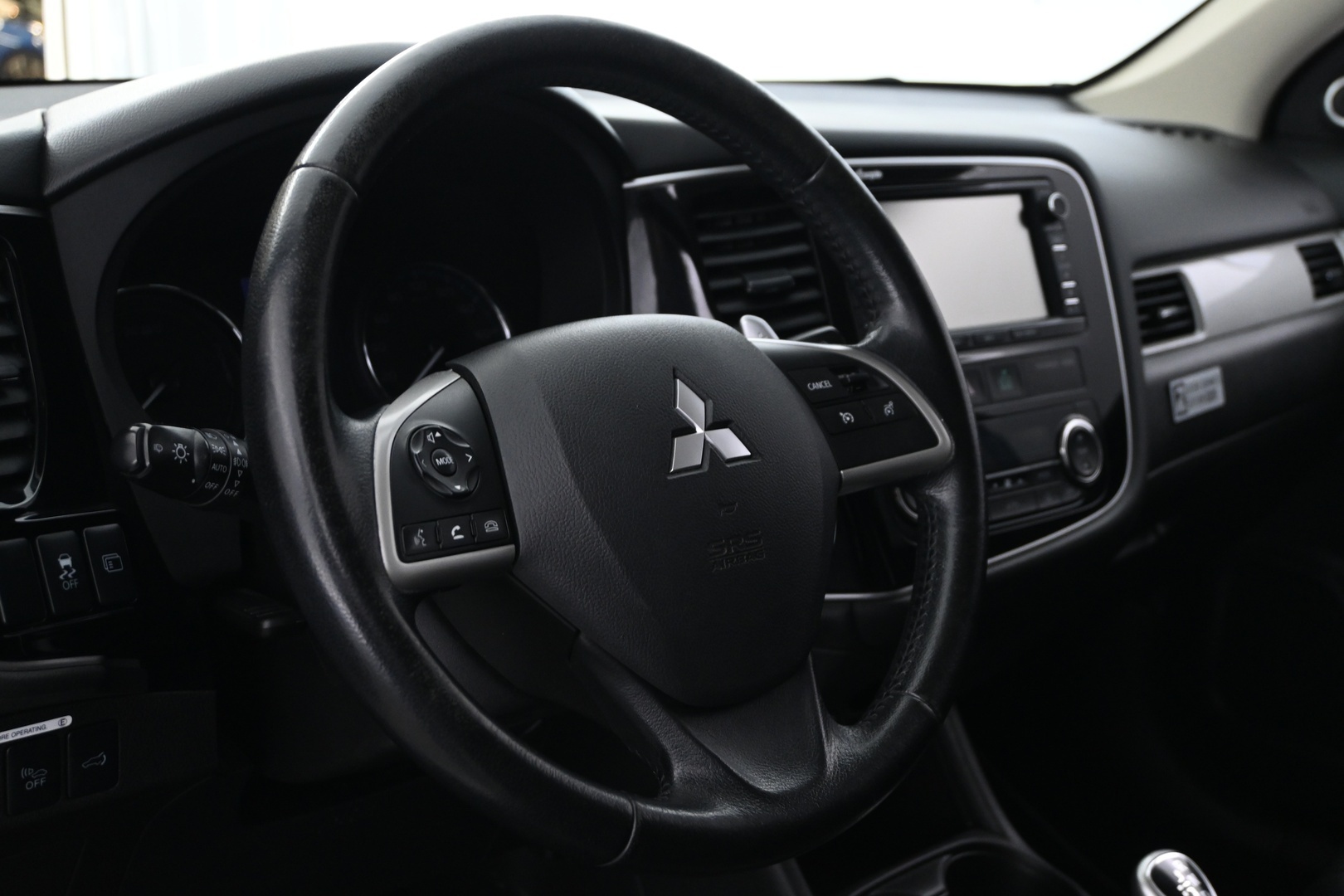 MITSUBISHI Outlander PHEV 2015