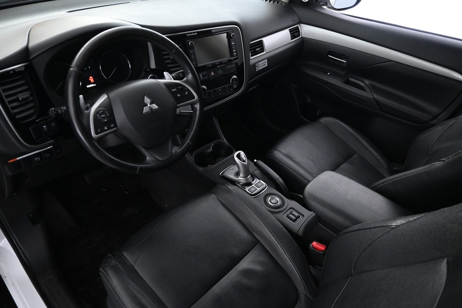 MITSUBISHI Outlander PHEV 2015