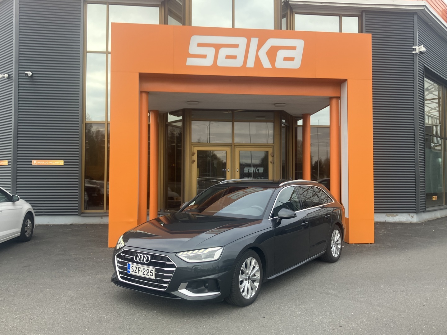 AUDI A4 2022