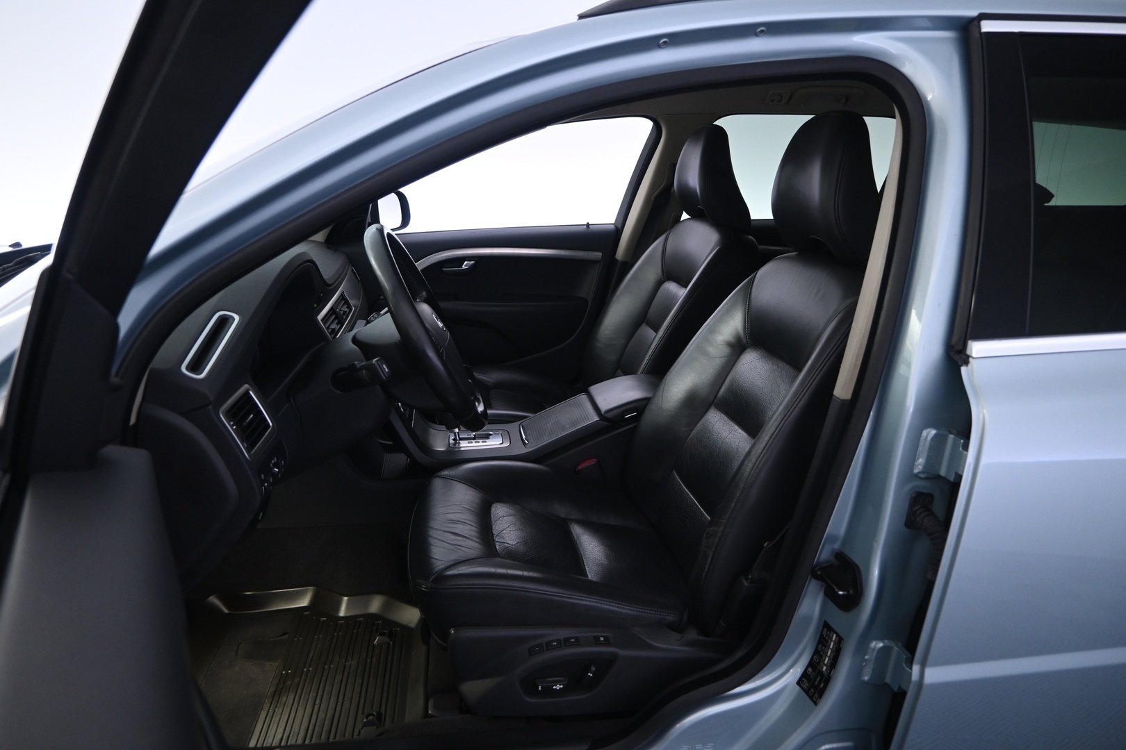 VOLVO V70 2008