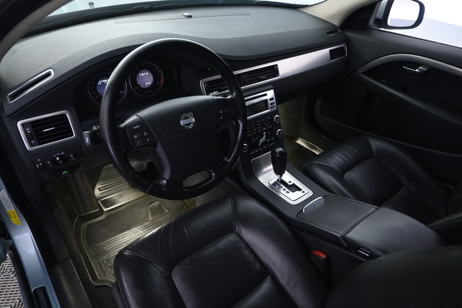 VOLVO V70 2008