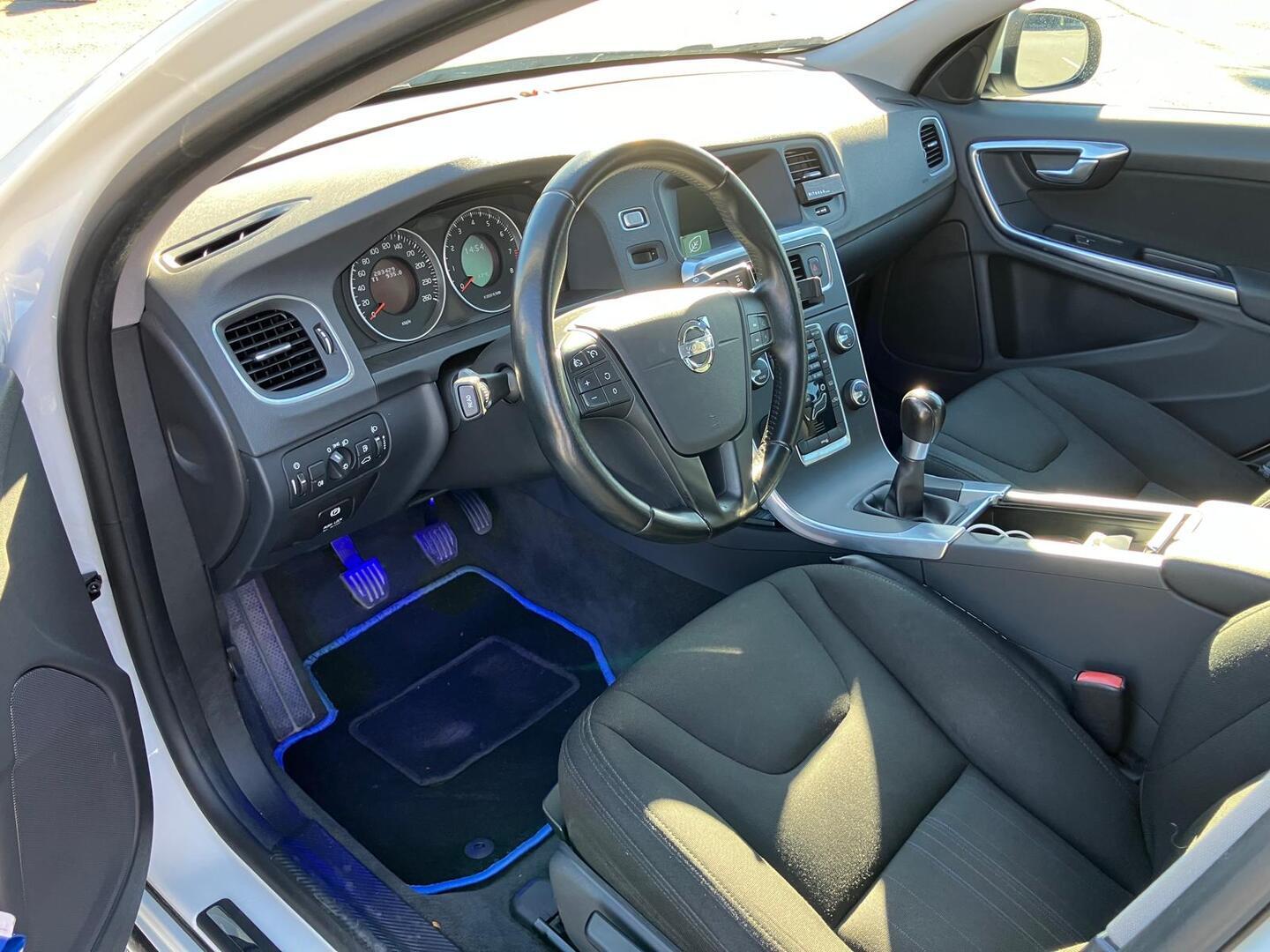 VOLVO S60 2012