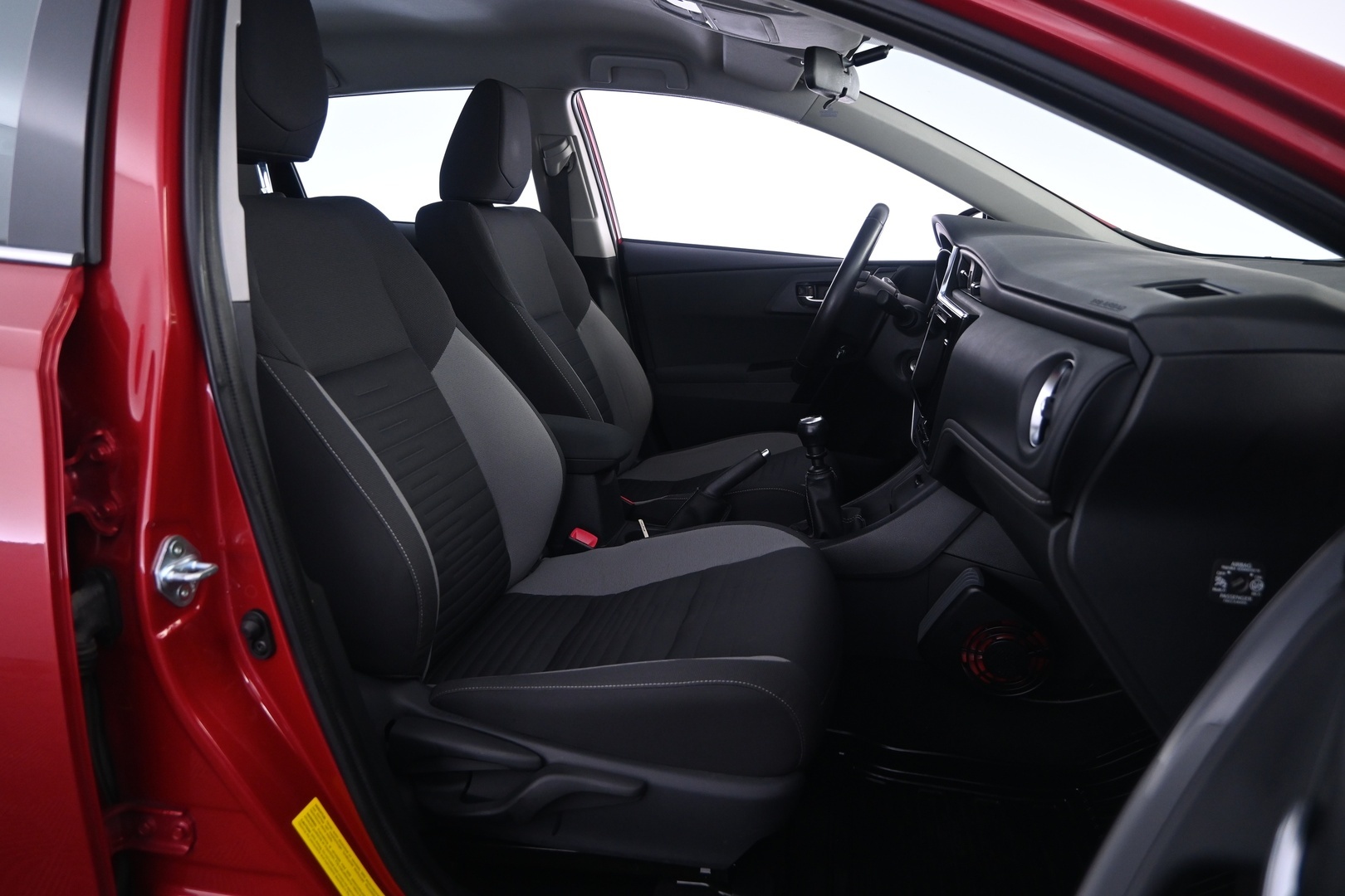 TOYOTA Auris 2015