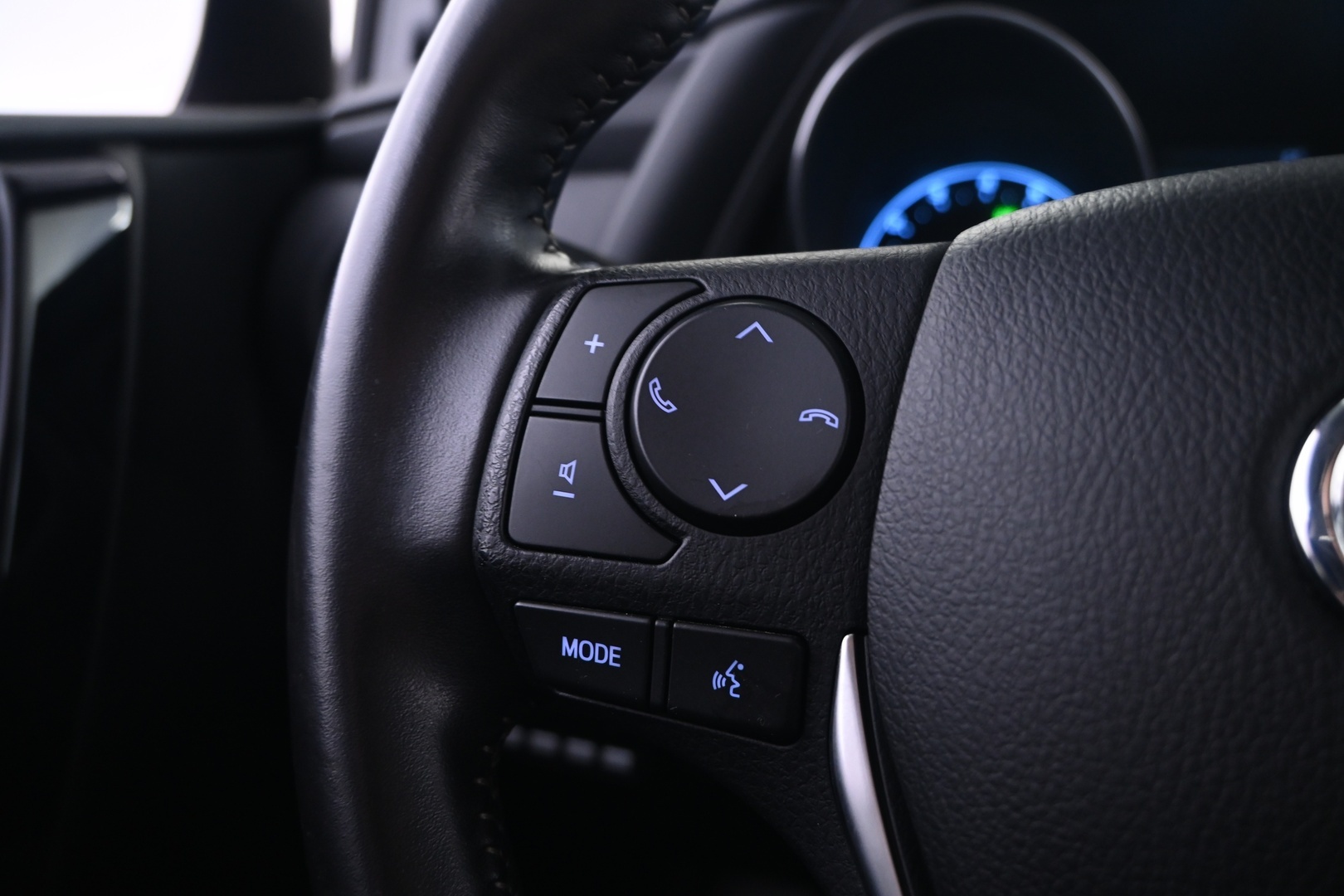 TOYOTA Auris 2015