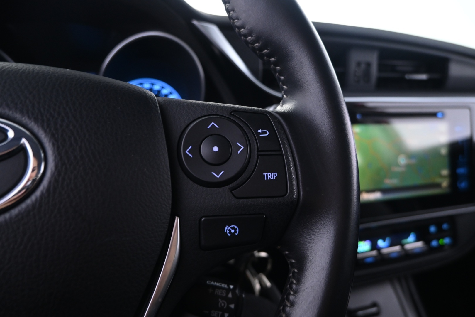TOYOTA Auris 2015
