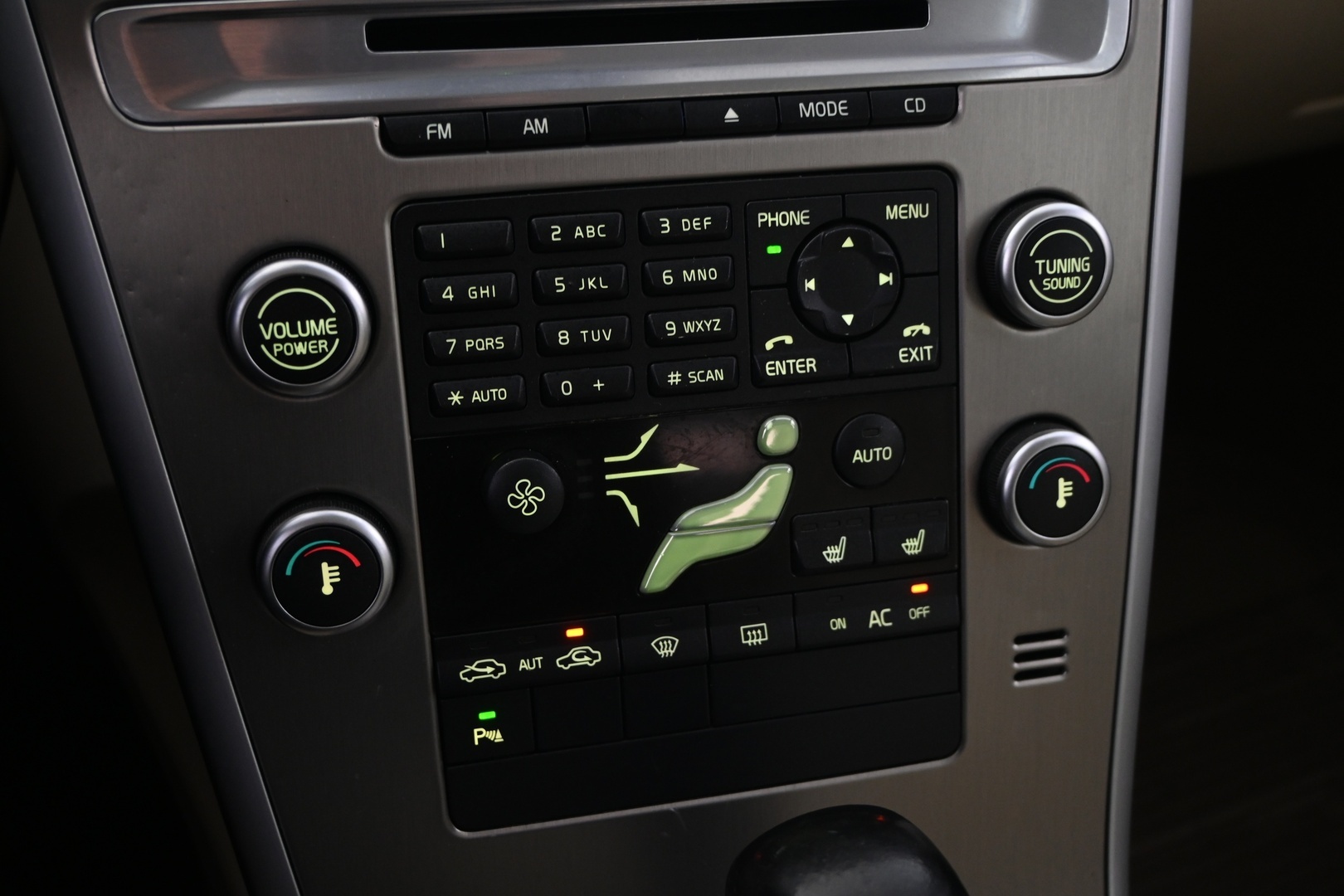 VOLVO XC60 2011