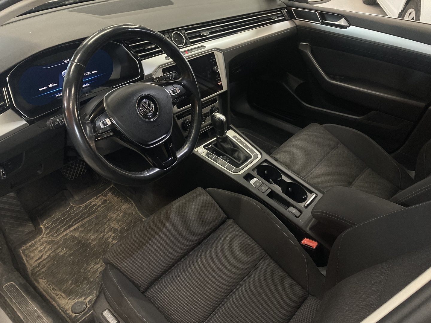 VOLKSWAGEN Passat 2018