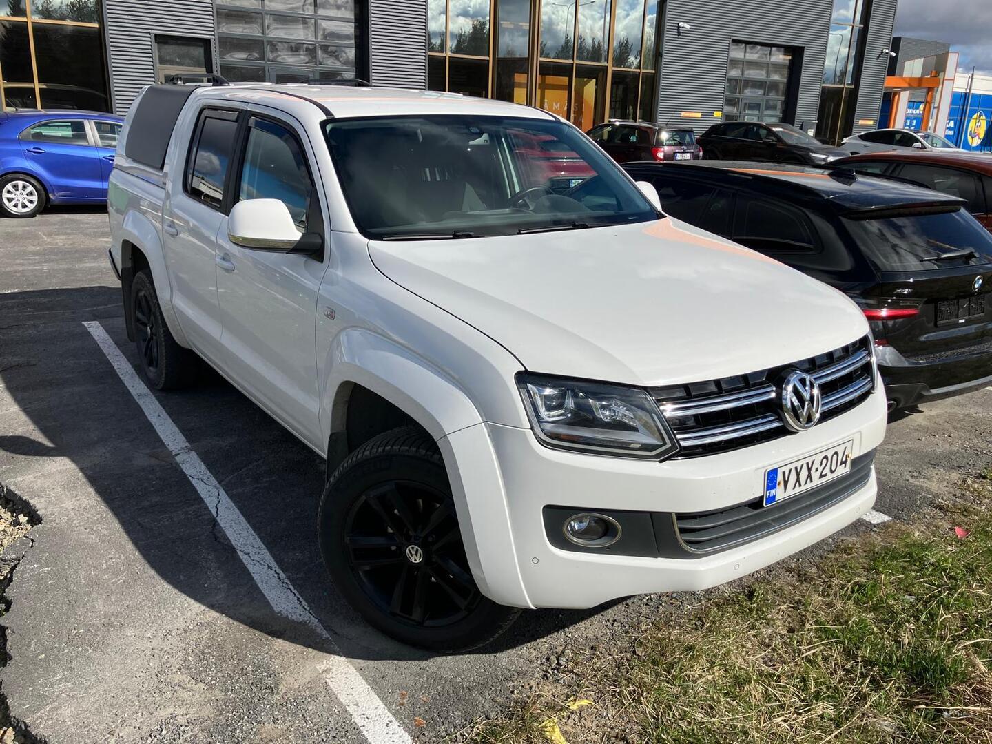 VOLKSWAGEN Amarok 2016