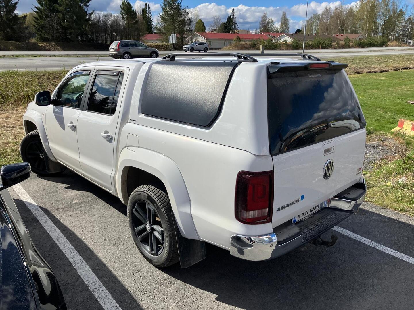 VOLKSWAGEN Amarok 2016