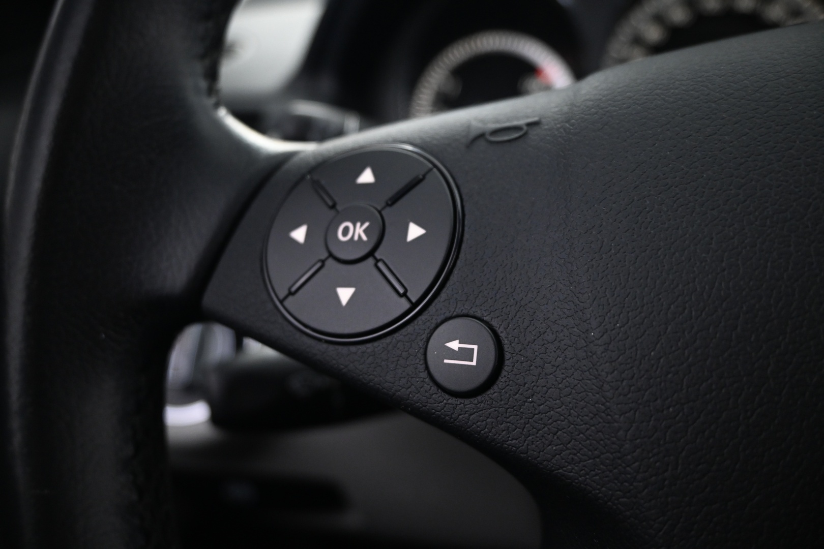 MERCEDES-BENZ C 2011