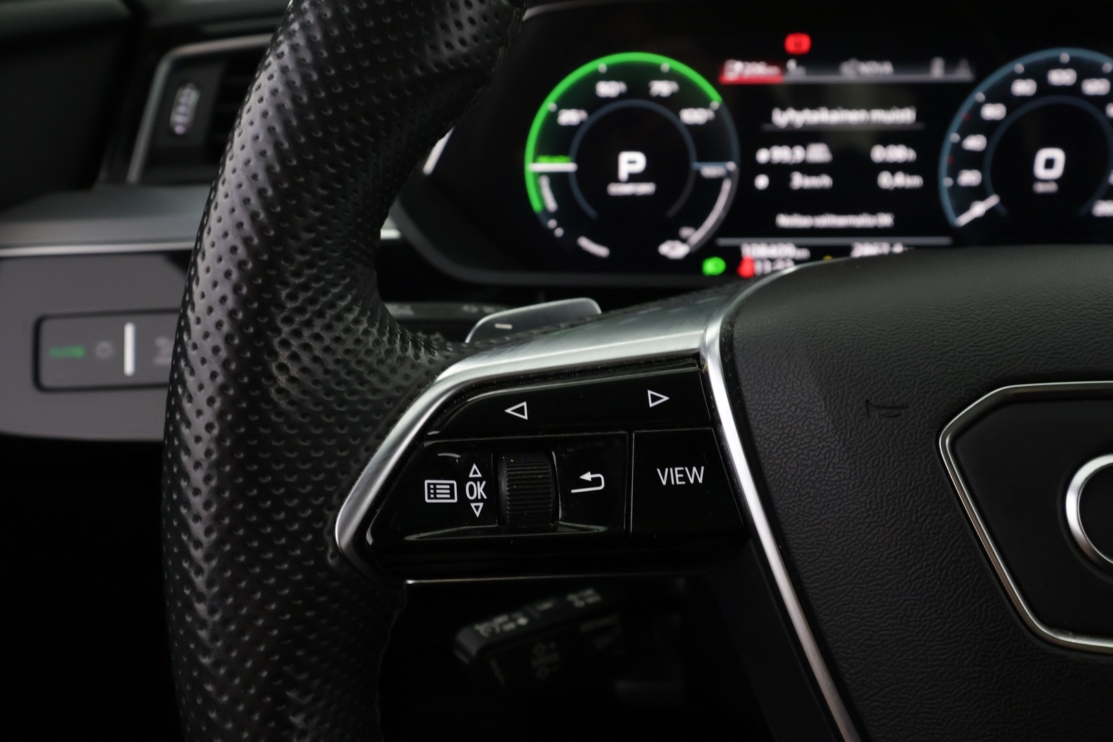 AUDI e-tron 2022