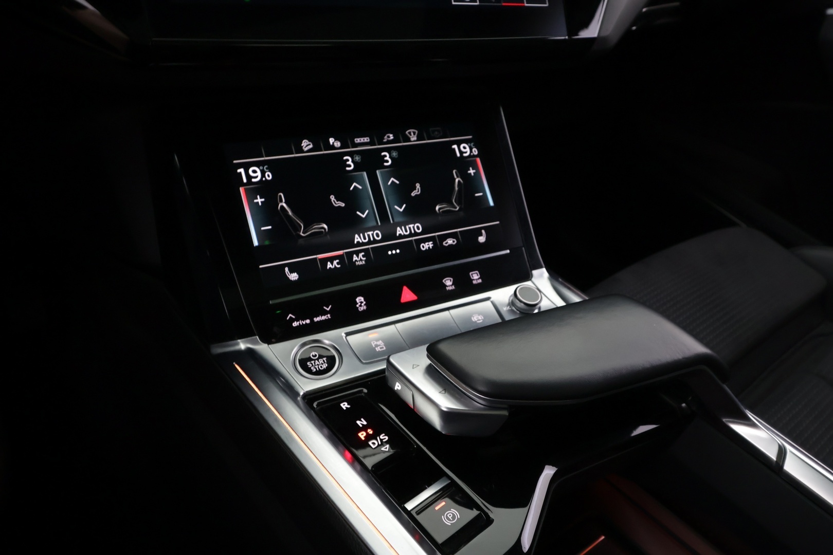 AUDI e-tron 2022