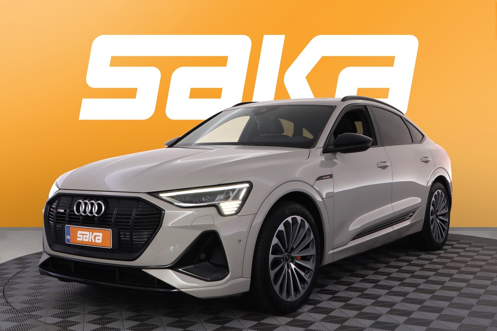 AUDI e-tron 2022