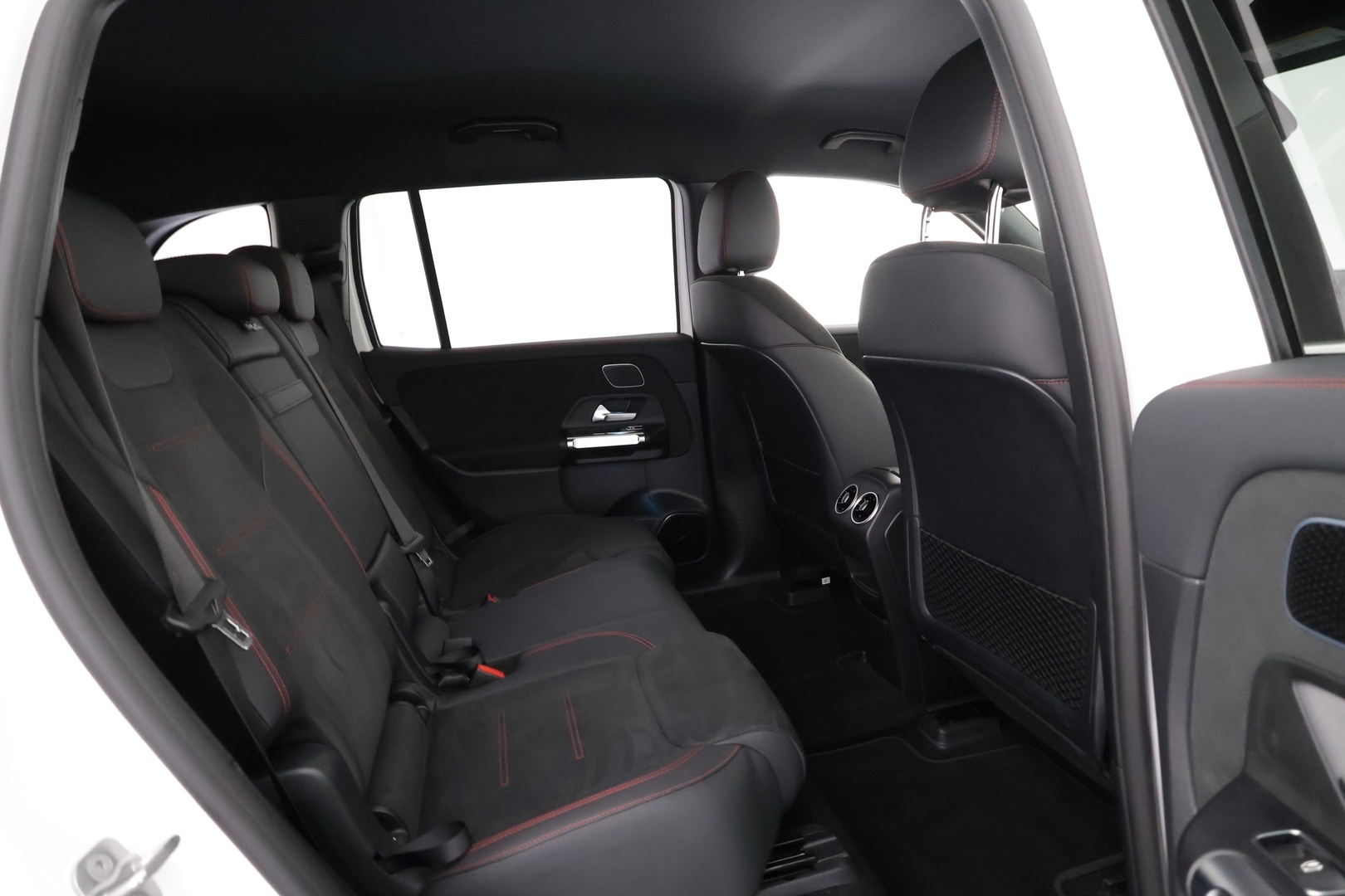 MERCEDES-BENZ EQB 2026