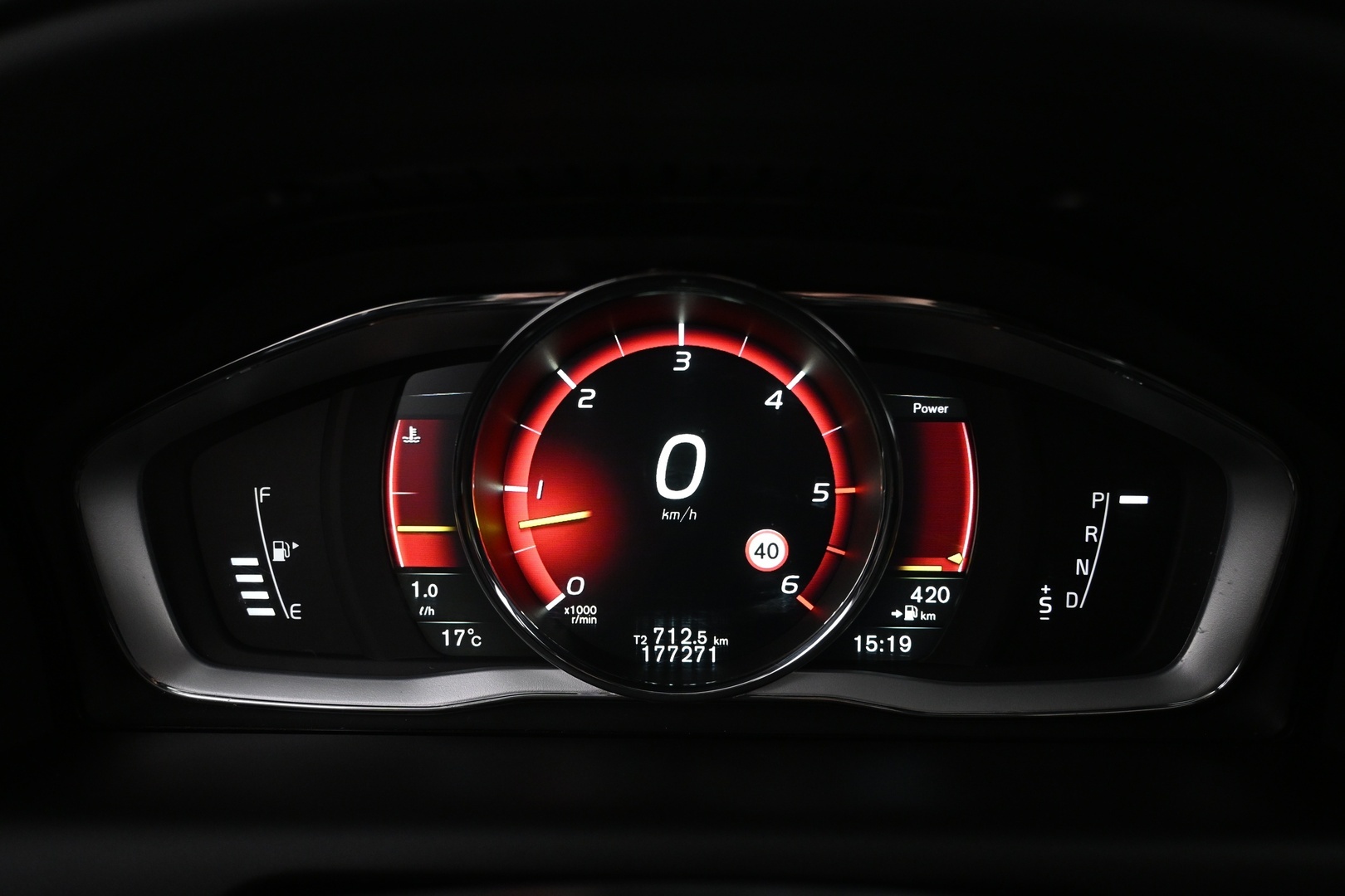 VOLVO XC60 2017