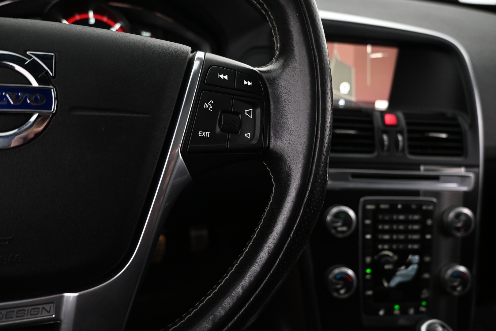 VOLVO XC60 2017