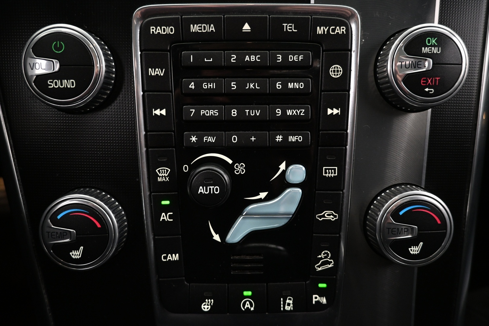 VOLVO XC60 2017