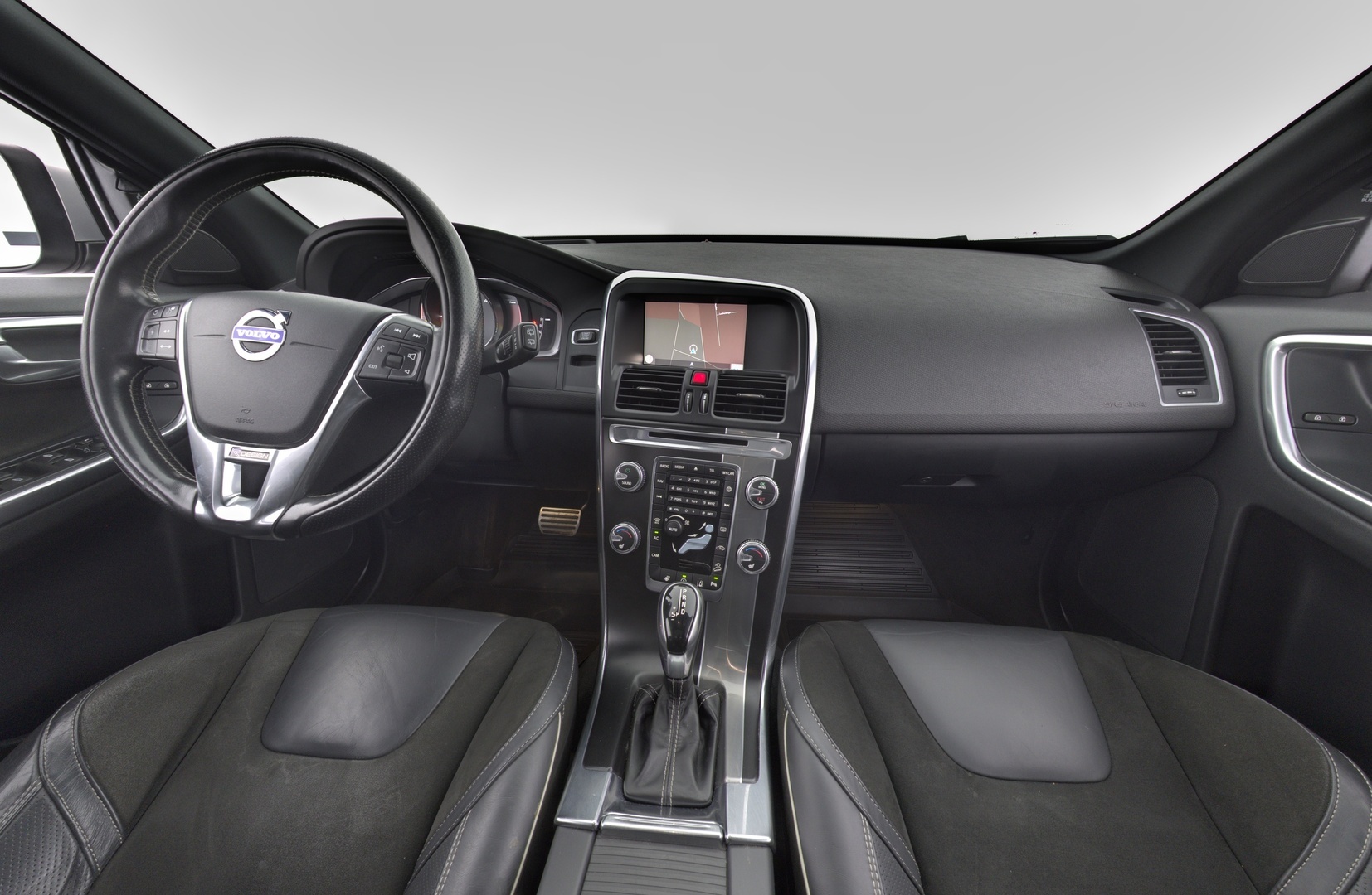 VOLVO XC60 2017
