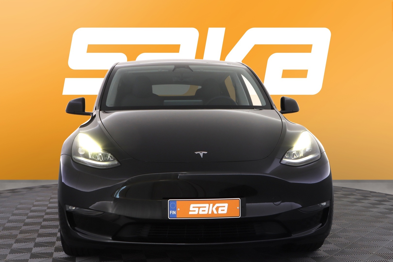 TESLA Model Y 2024