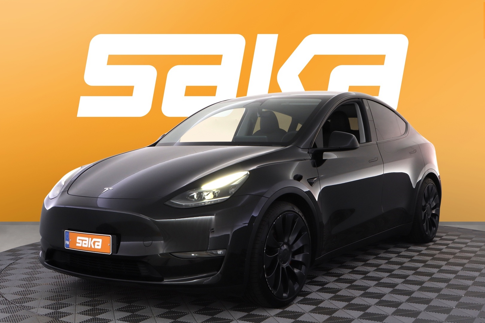 TESLA Model Y 2024
