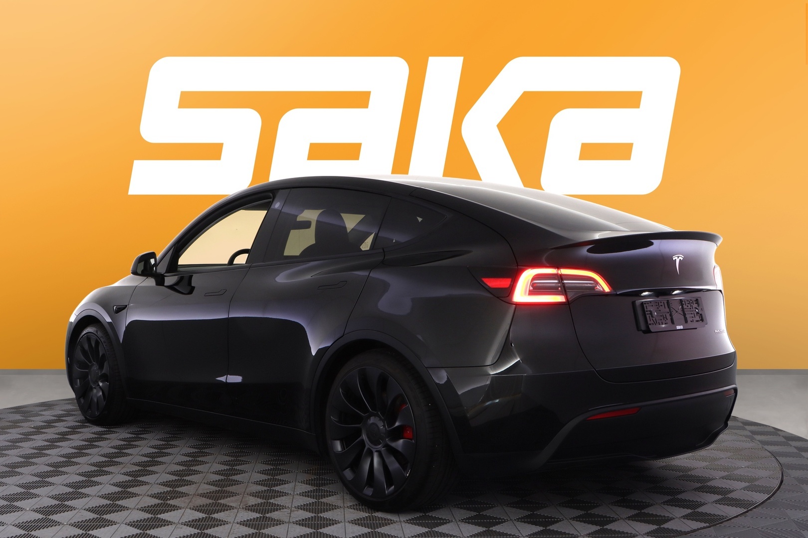 TESLA Model Y 2024