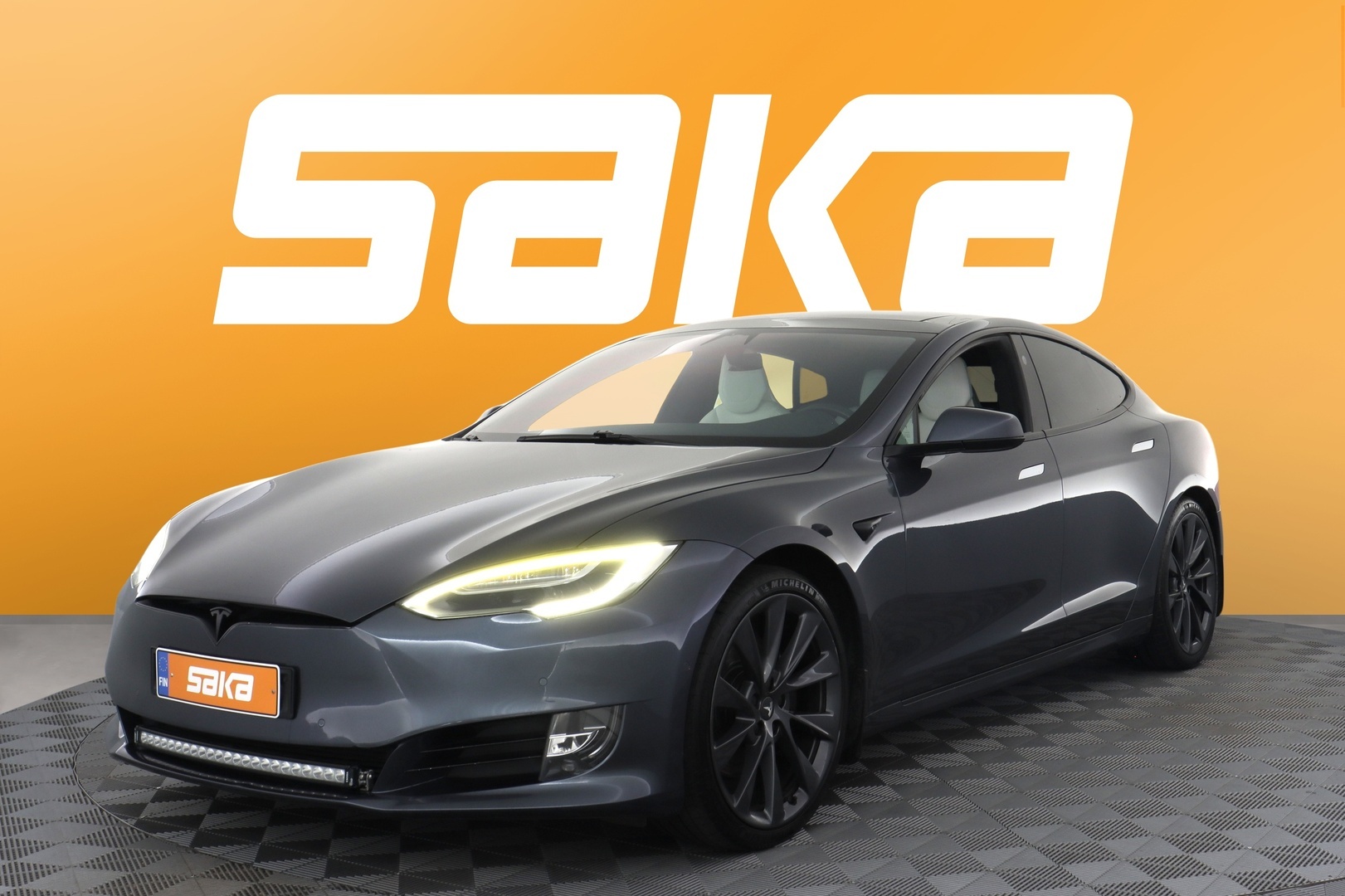 TESLA Model S 2018