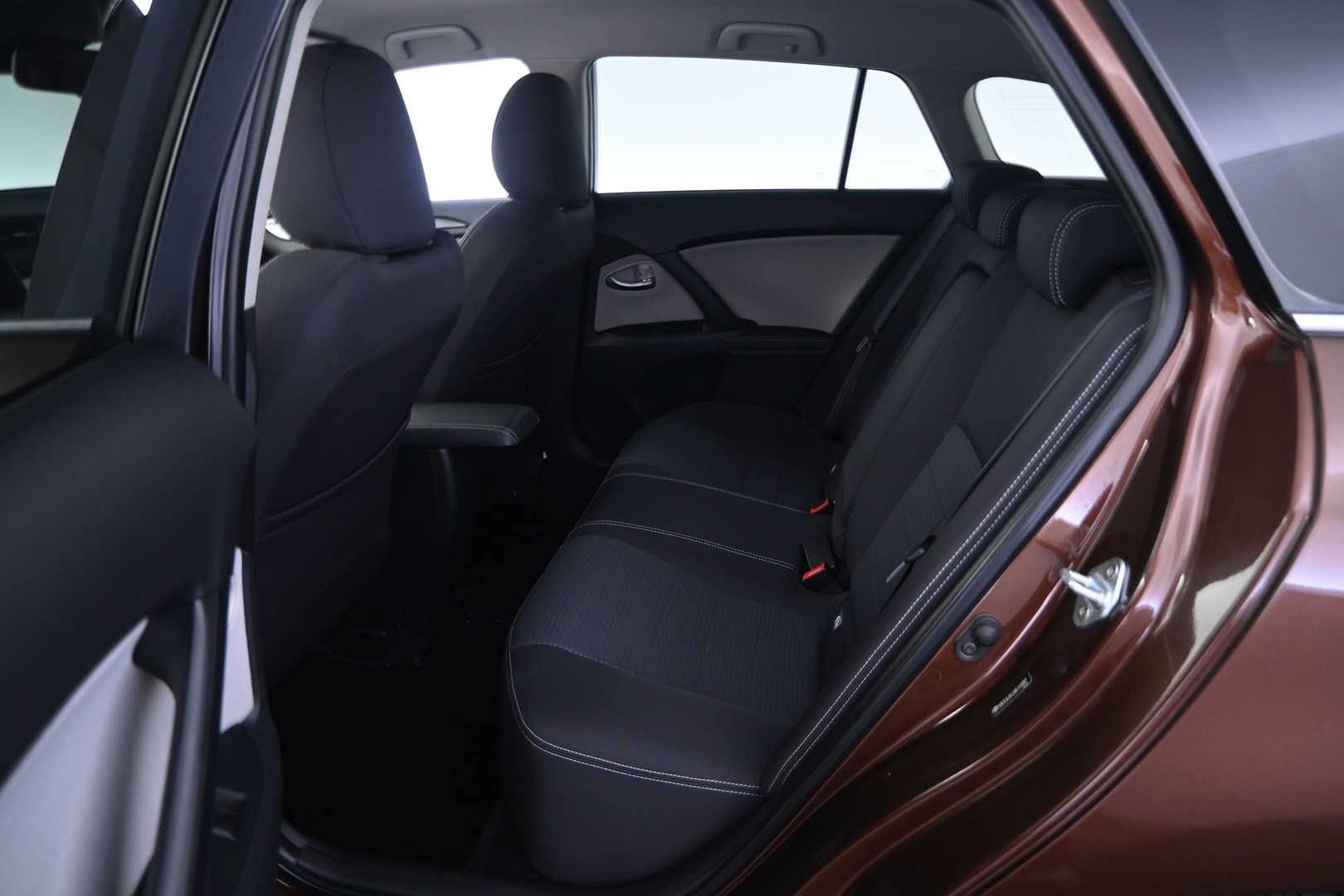 TOYOTA Avensis 2016