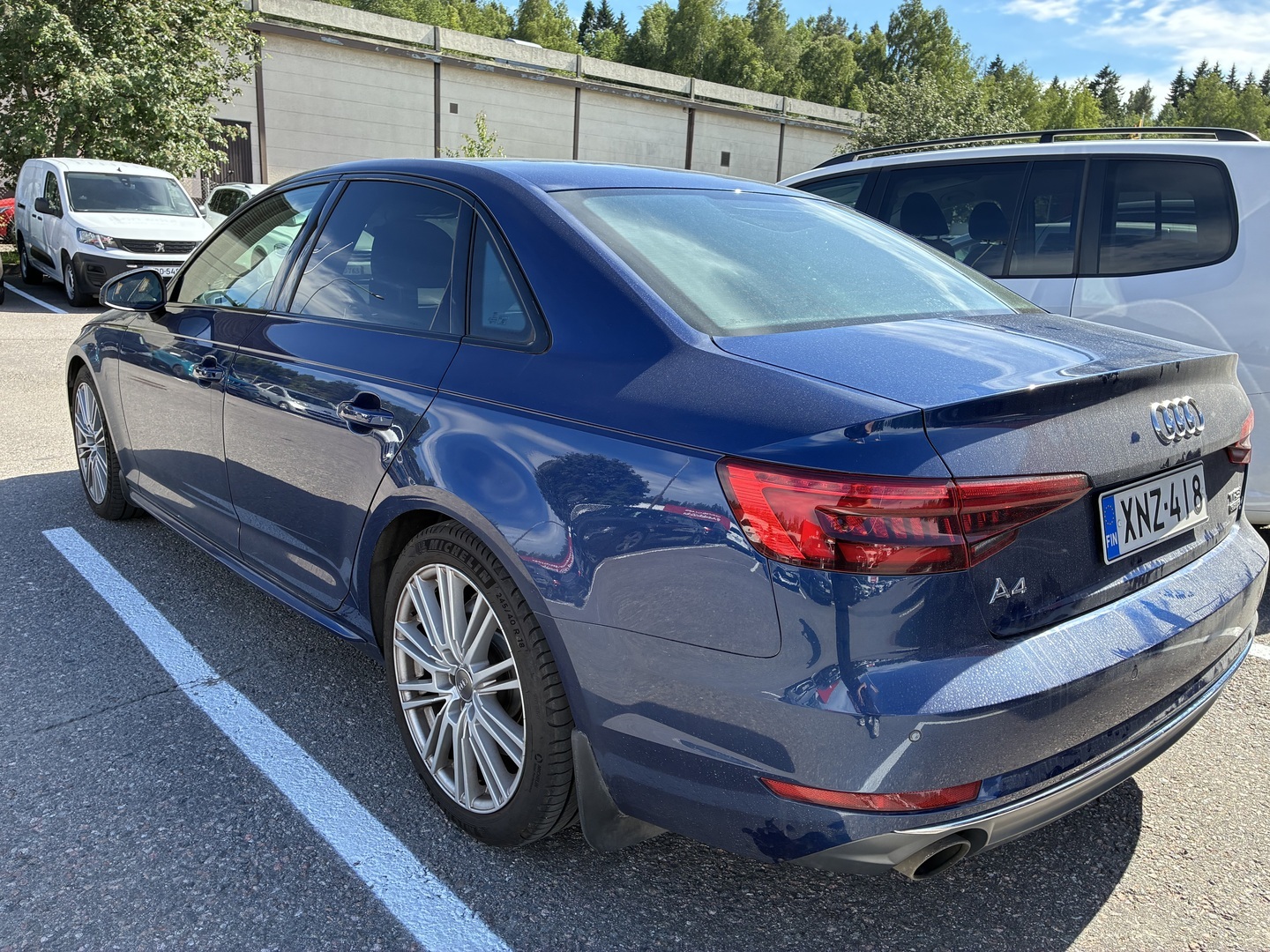 AUDI A4 2016