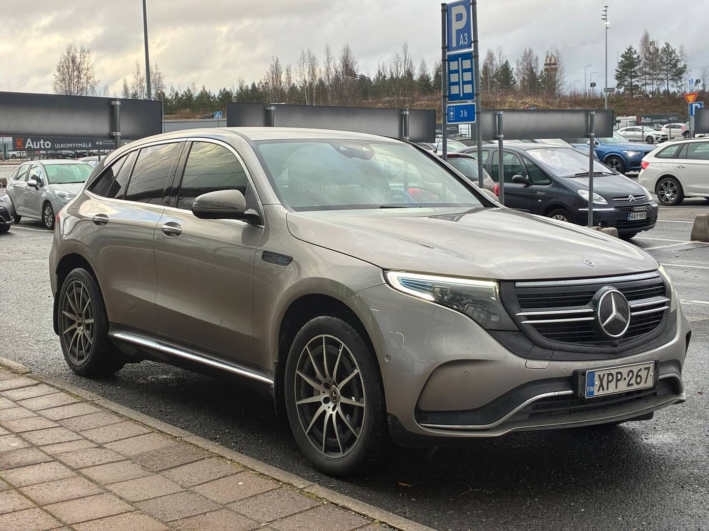 MERCEDES-BENZ EQC 2022