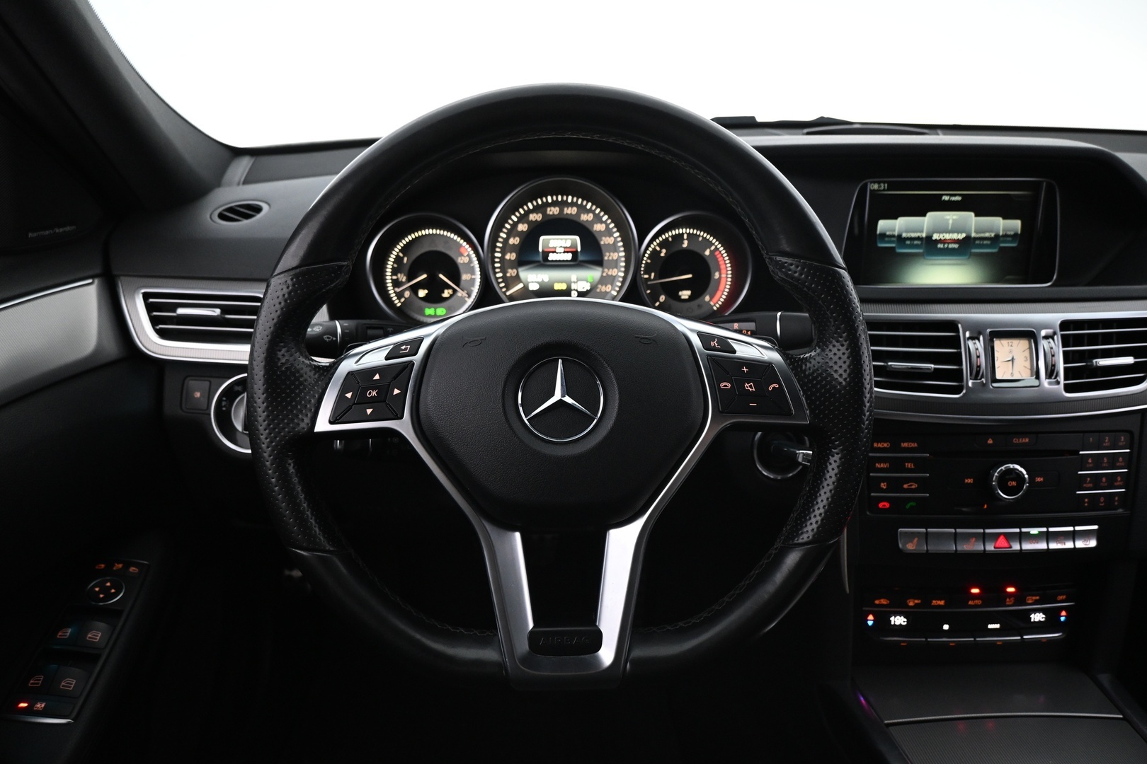 MERCEDES-BENZ E 2016