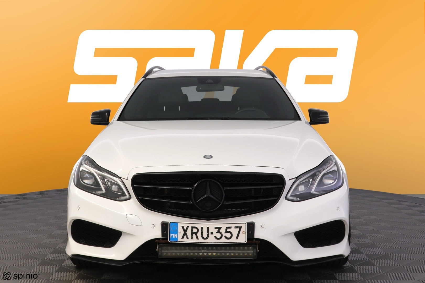 MERCEDES-BENZ E 2016