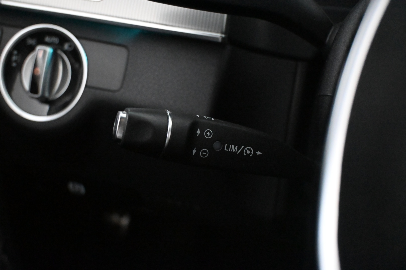 MERCEDES-BENZ E 2016