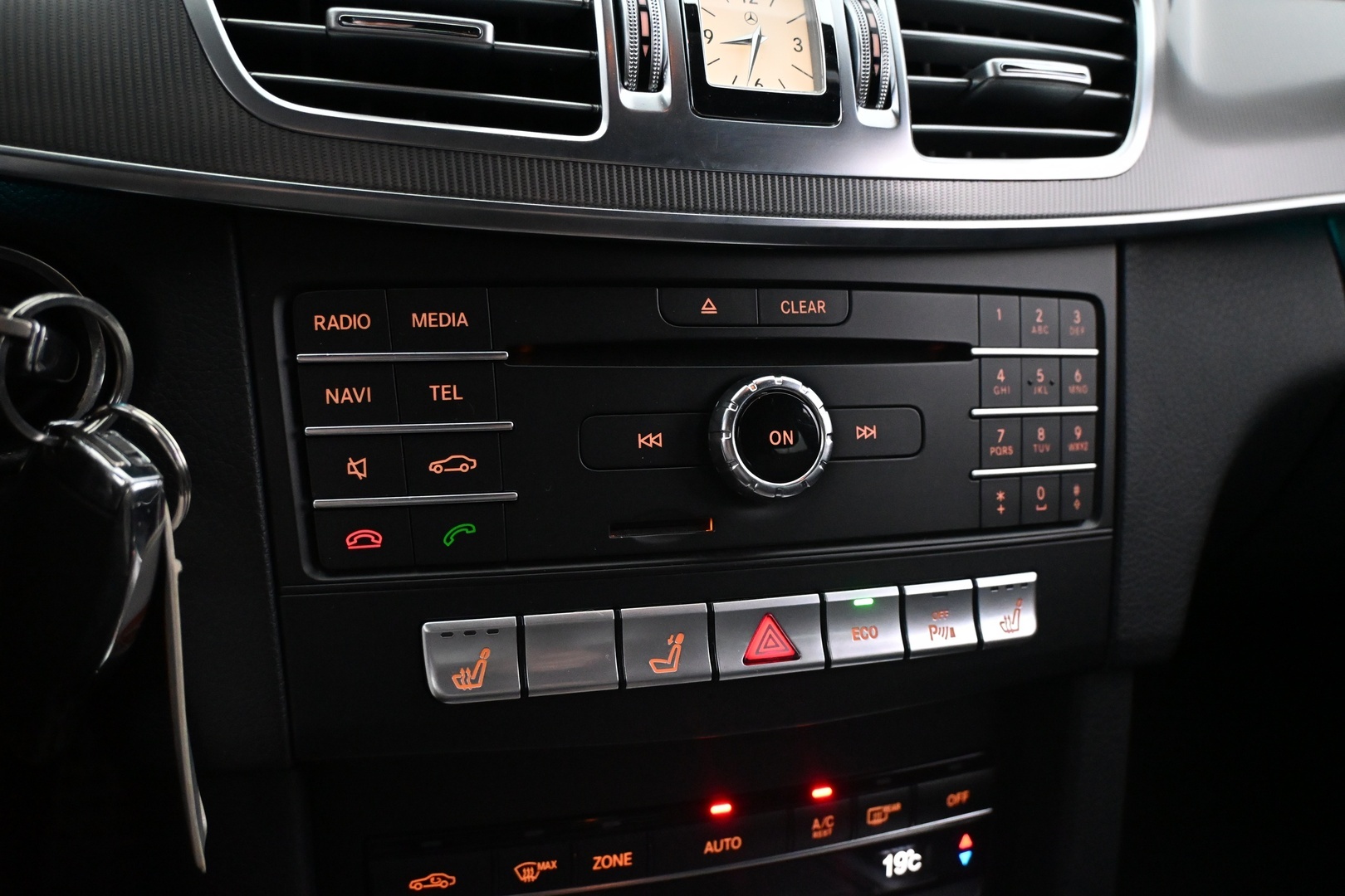 MERCEDES-BENZ E 2016