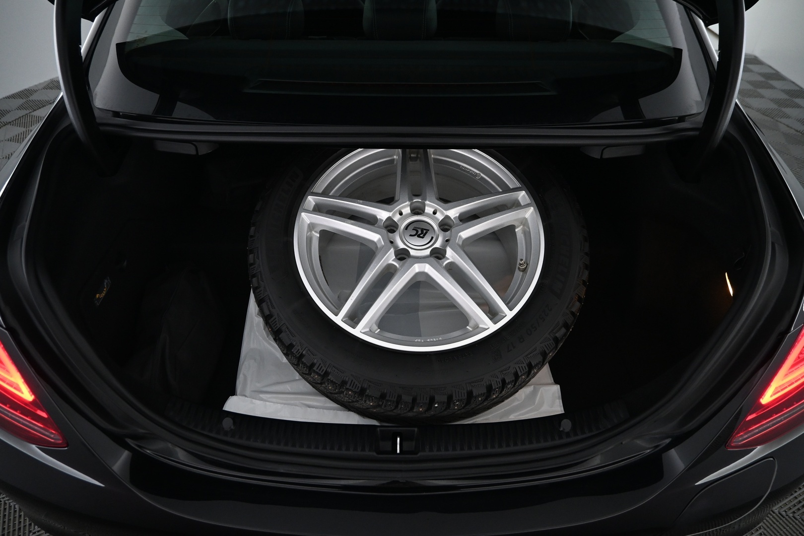 MERCEDES-BENZ C 2020