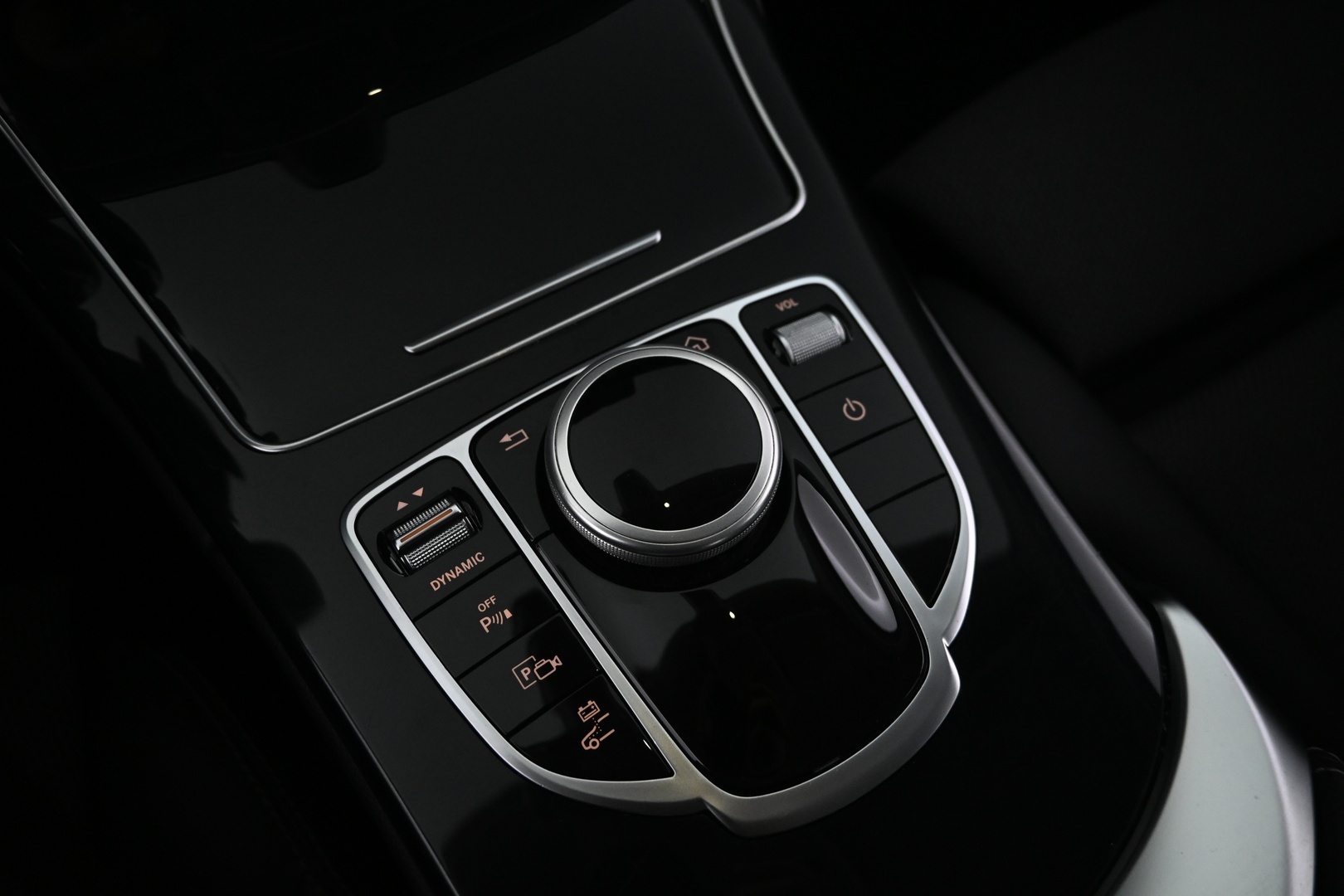 MERCEDES-BENZ C 2020