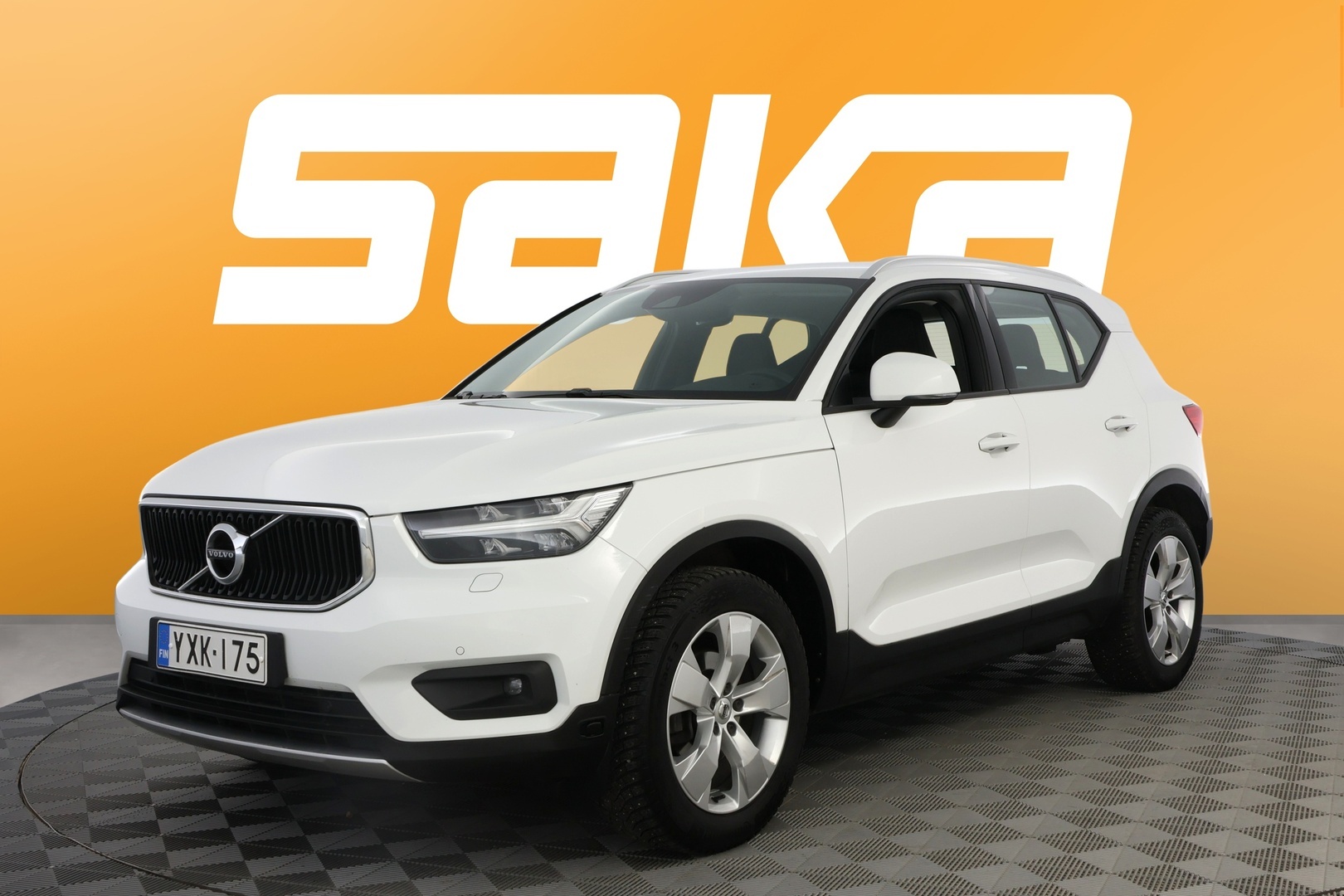 VOLVO XC40 2021