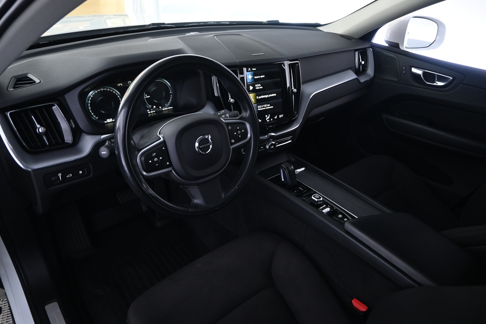 VOLVO XC60 2021