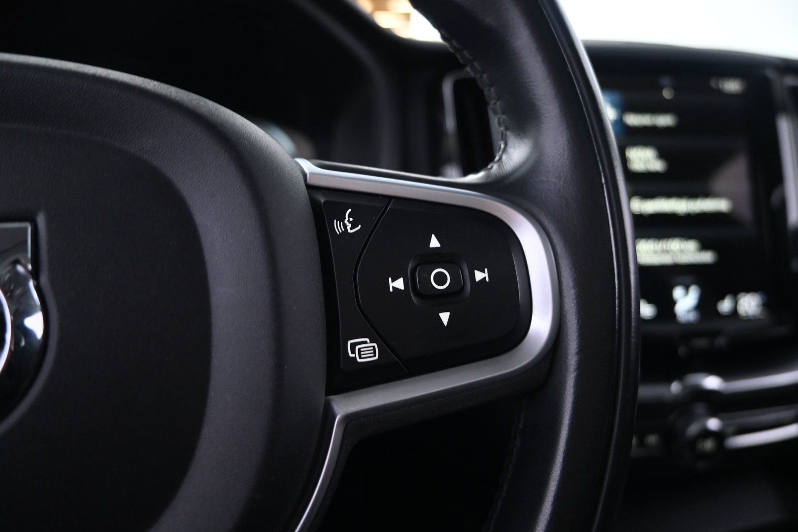VOLVO XC60 2021