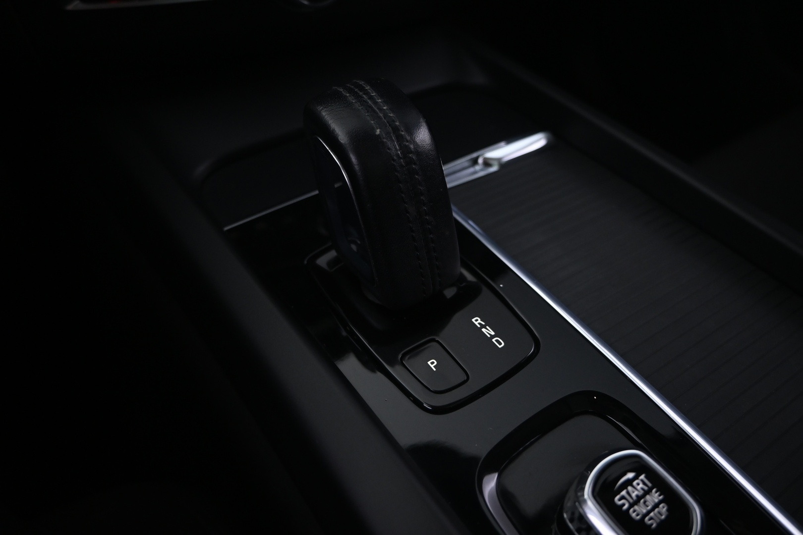 VOLVO XC60 2021