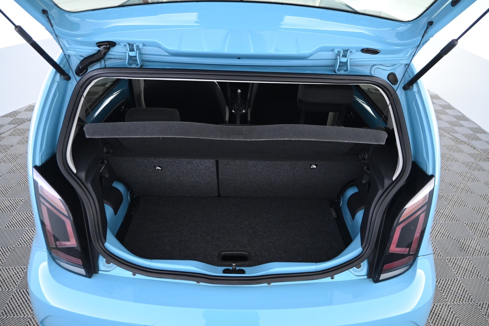 VOLKSWAGEN up! 2018